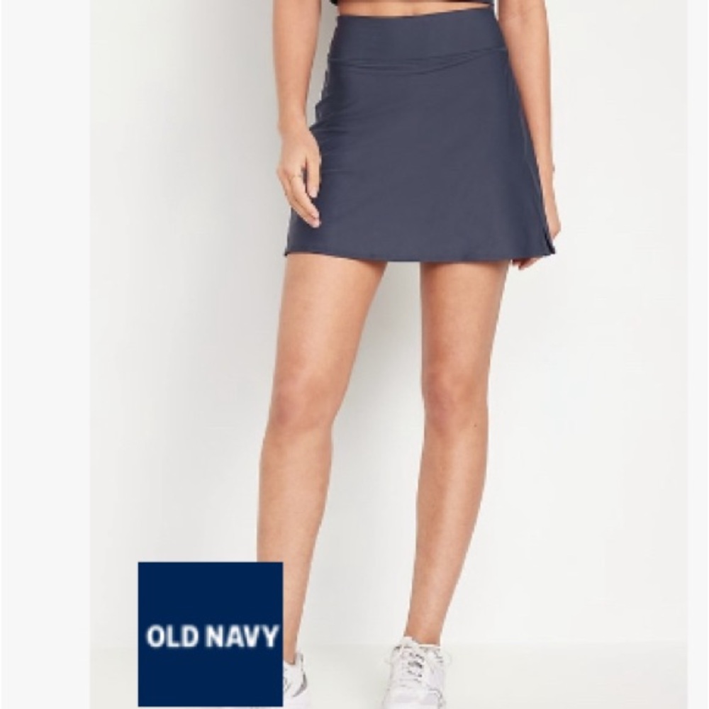 3 Old Navy skorts